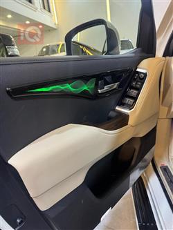 تۆیۆتا لاند کروزەر